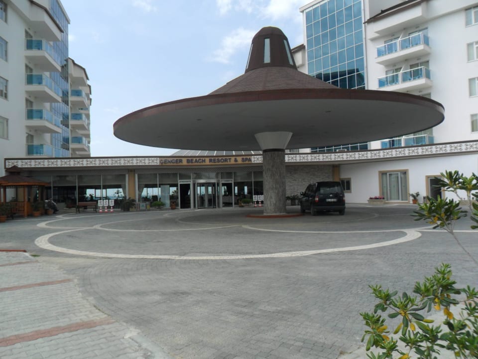 Eingang Cenger Beach Resort & Spa