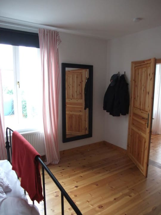 Appartment Red - Schlafzimmer Seaside Appartements Rügen - Haus Altstadt