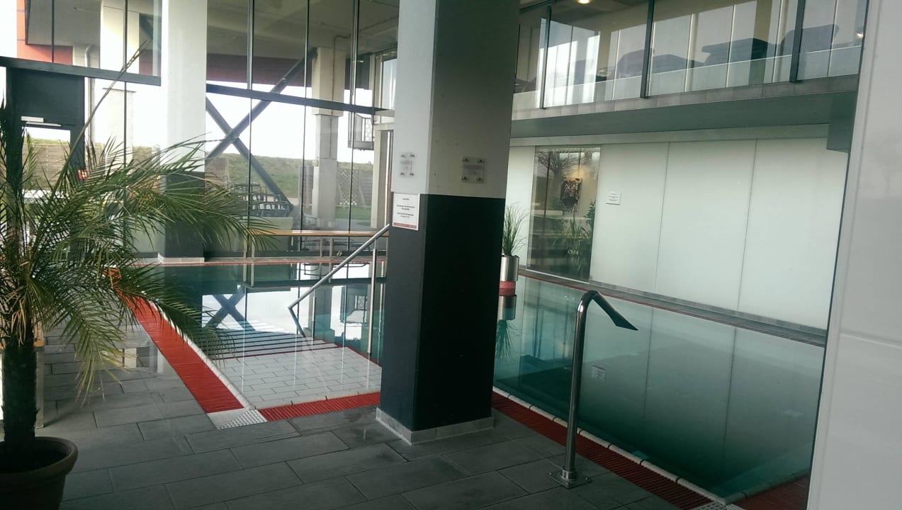 Pool Hotel, nicht groß aber fein All In Red Thermenhotel