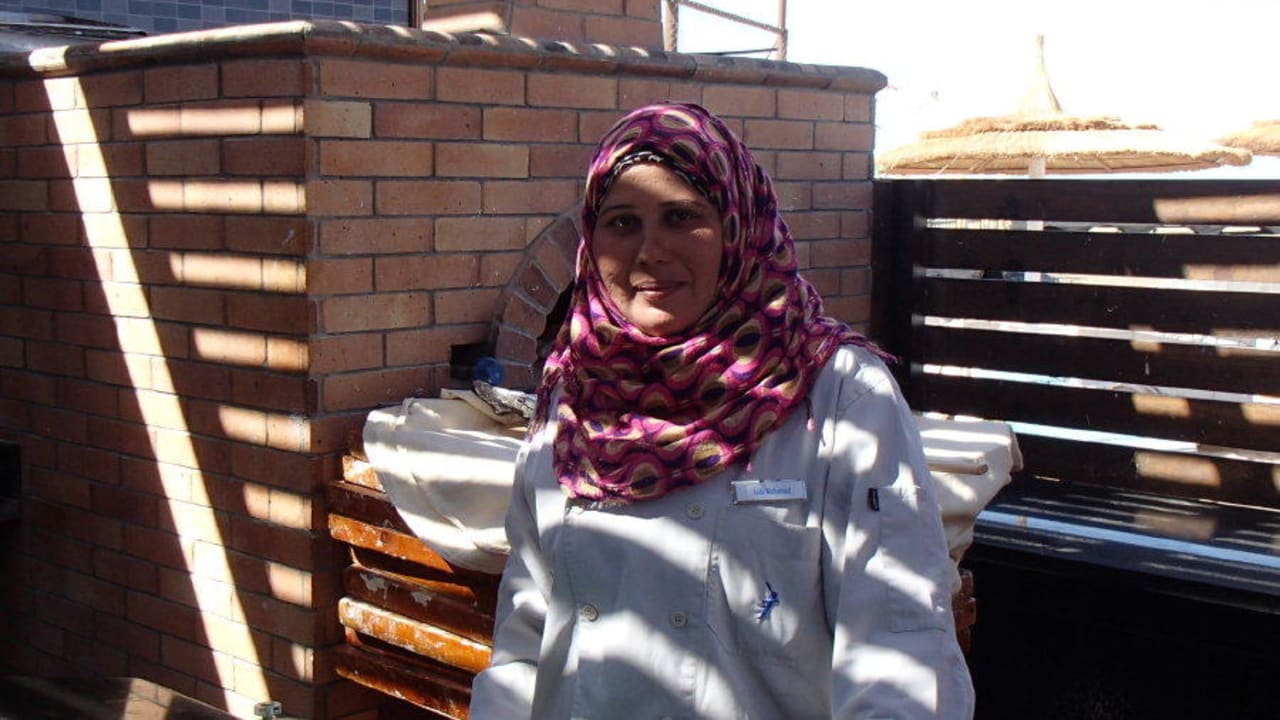 Frau Aida backt täglich leckeres Brot Pickalbatros Dana Beach Resort - Hurghada