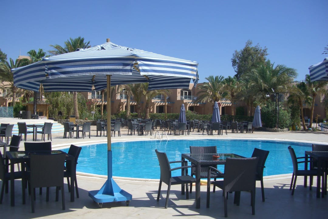 Tische am Pool Club Paradisio El Gouna, Red Sea