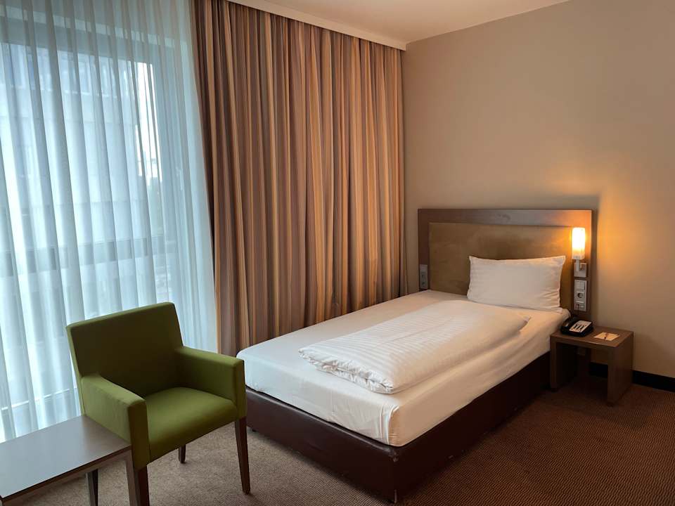 Zimmer IntercityHotel Berlin Hauptbahnhof