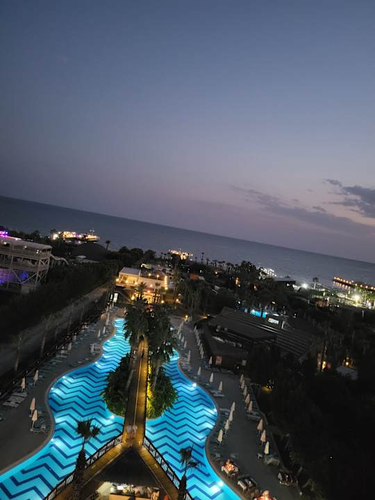 Zimmer Saturn Palace Resort Hotel