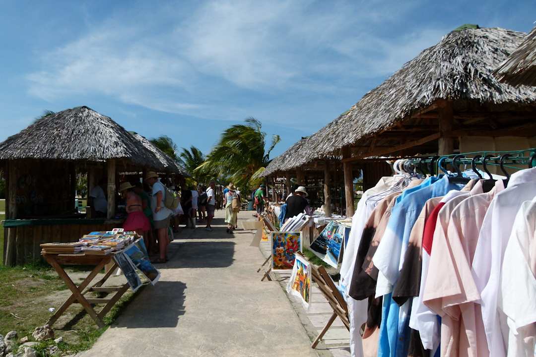 Souvenitstände Hotel Playa Pesquero