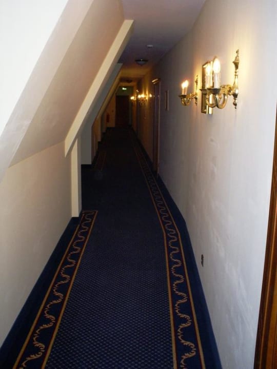 Hotelflur (3.Etage) unter dem Dach Schloßhotel Schkopau