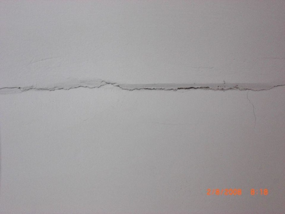 Riss in der Zimmerdecke Hostel Los Alamos