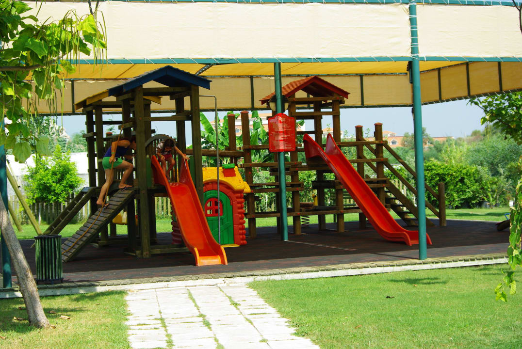 Spielplatz überdacht Hotel Novum Garden Side