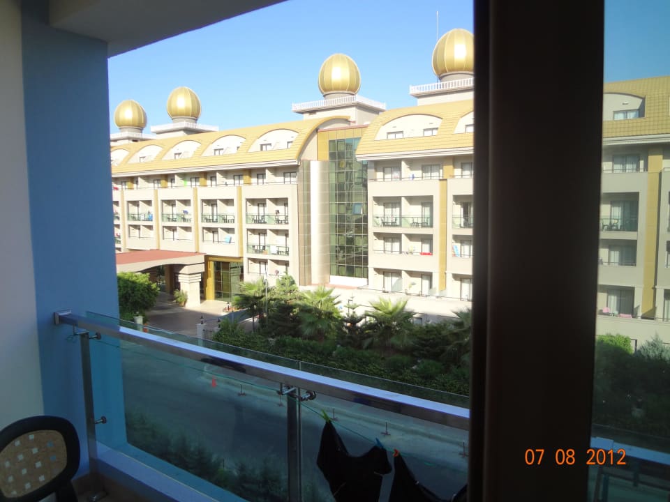 Vom Zimmer zum Nachbarhotel Port Side Resort Hotel