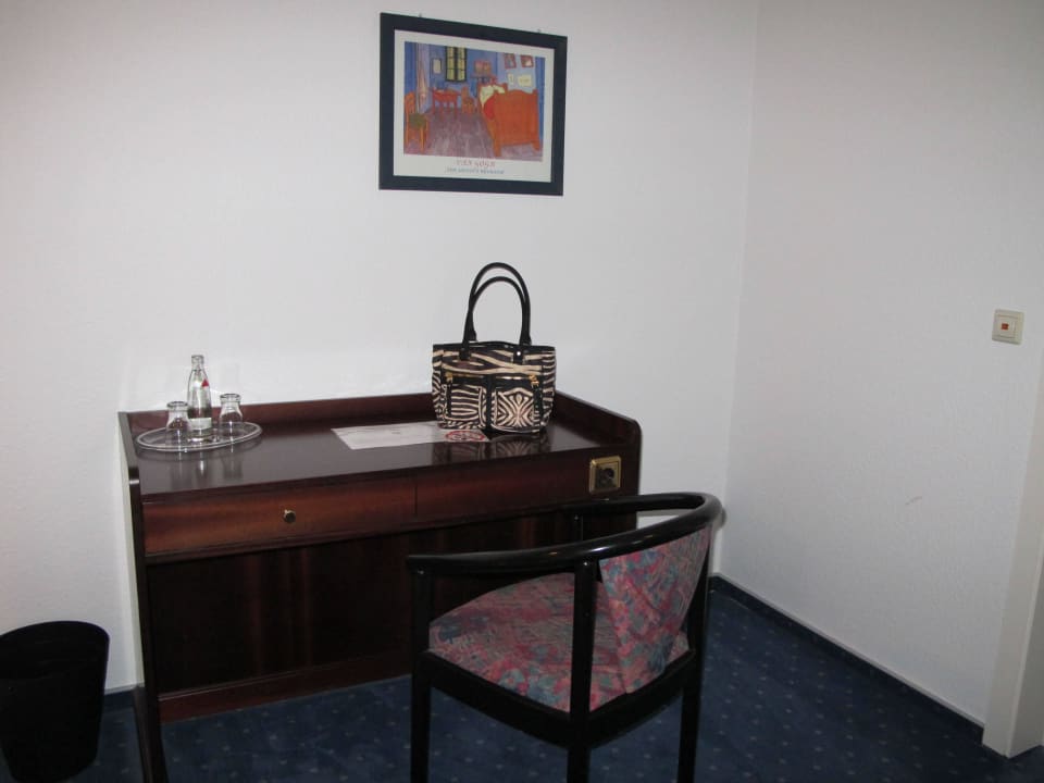 Schreibtisch Erbenholz Hotel