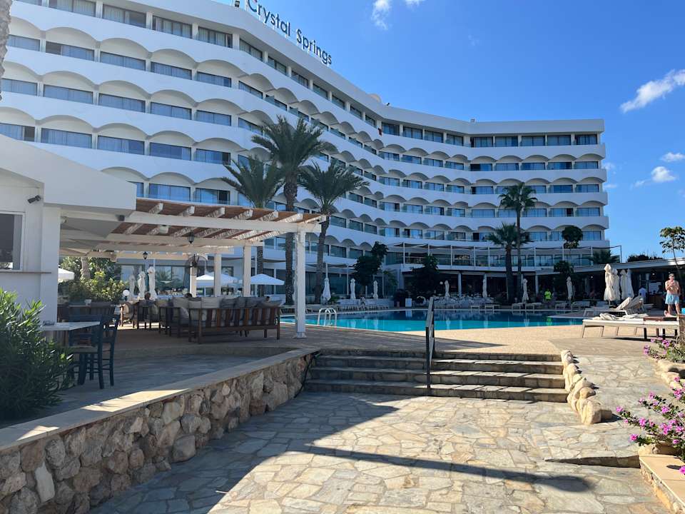 Außenansicht Crystal Springs Beach Hotel