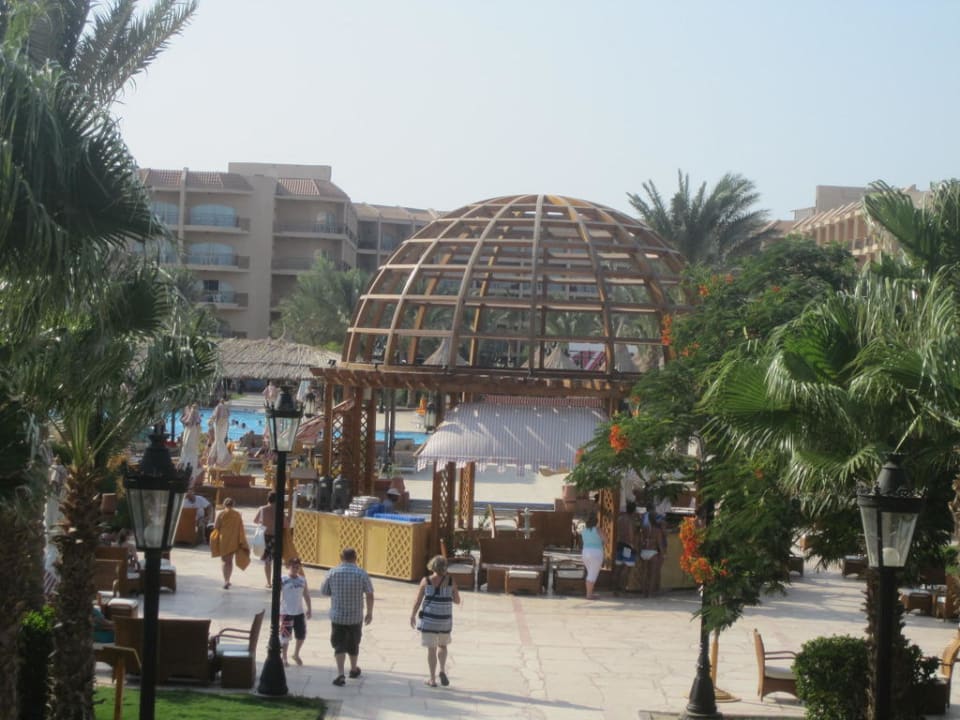 Der schöne Pavillion Siva Grand Beach