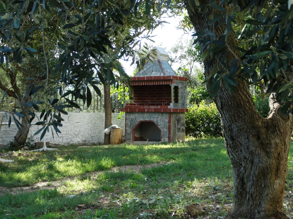 Gartenanlage Apartments Karpetis