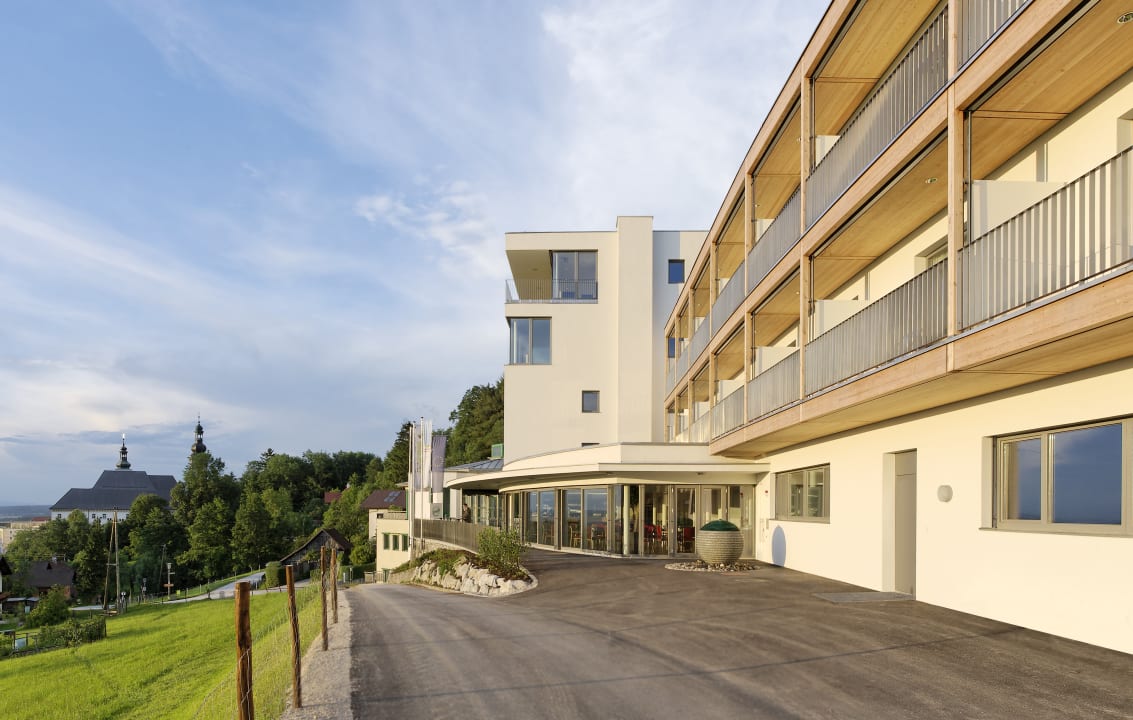 Außenansicht SPES Hotel & Seminare