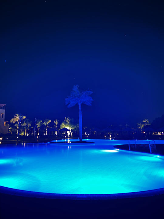 Pool ROBINSON SOMA BAY