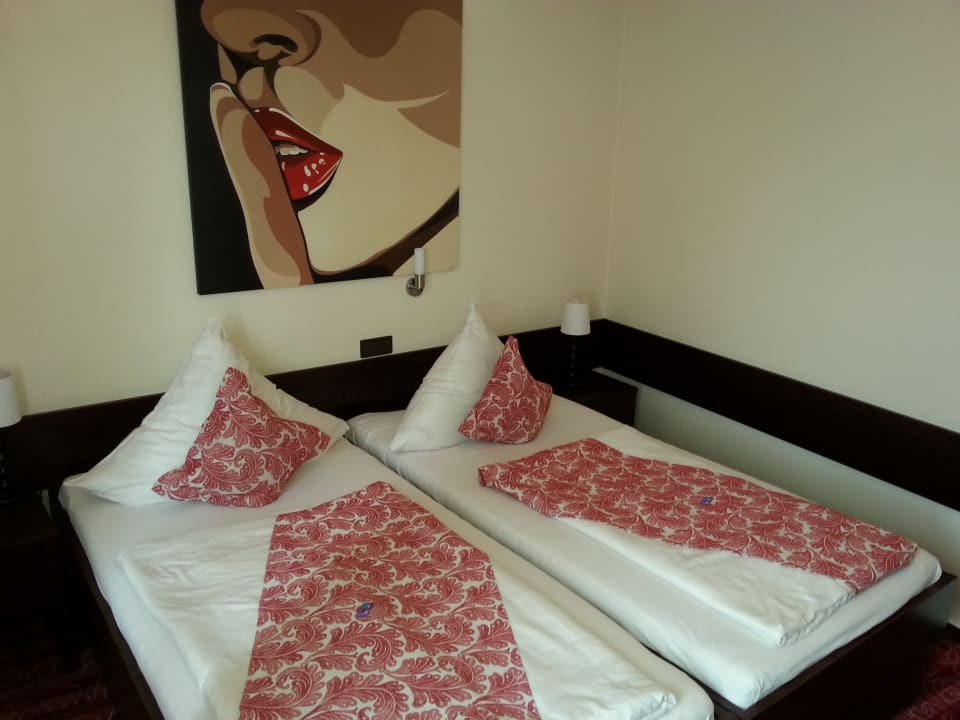 Zimmer NP Hotel Königshof