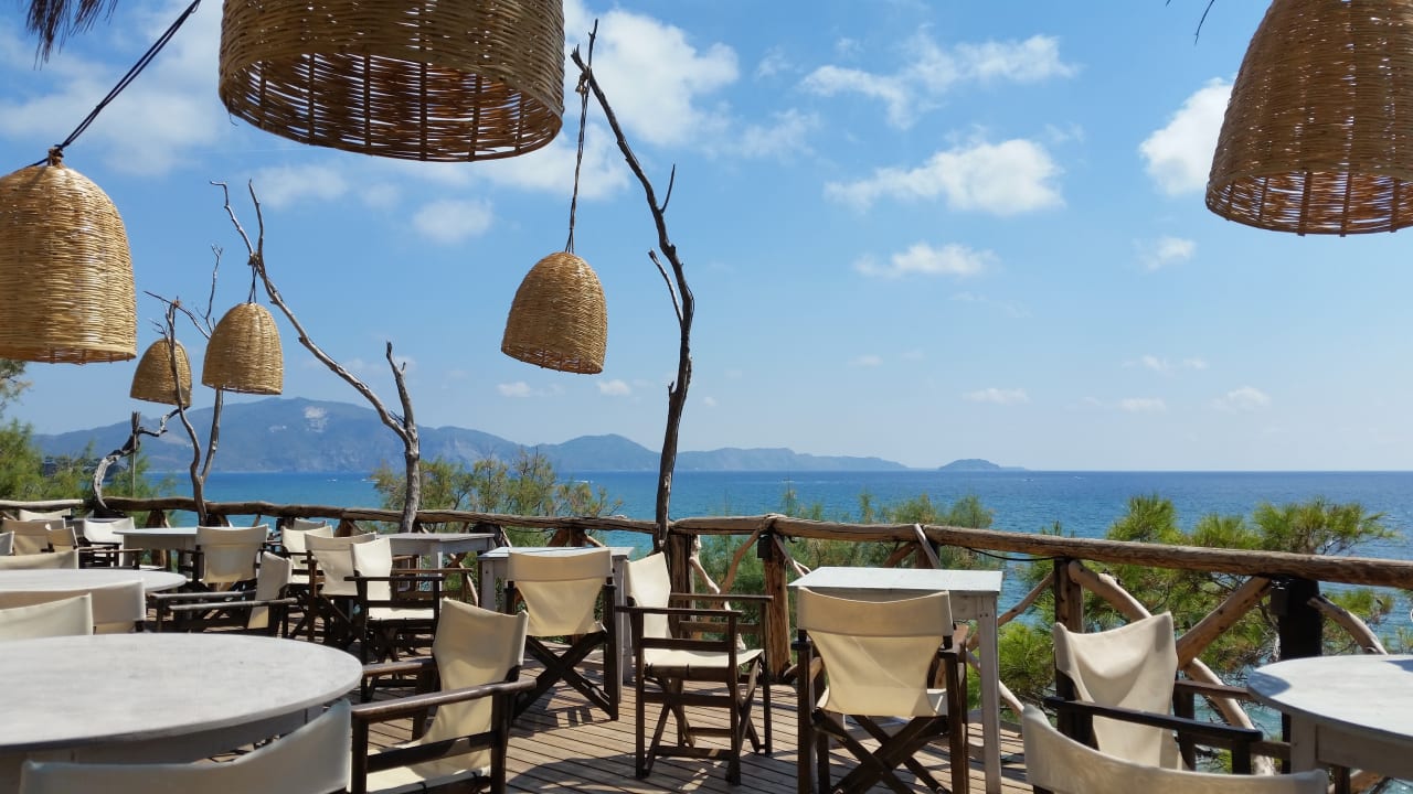 Gastro Gloria Maris Hotel Suites and Villa