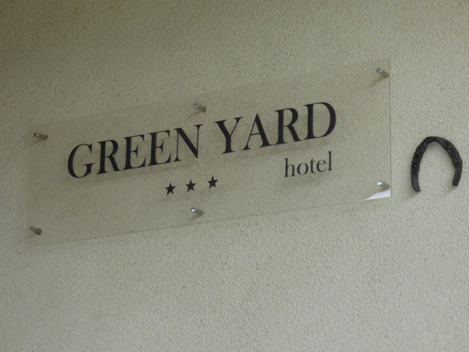 Am Haupthaus Hotel Green Yard