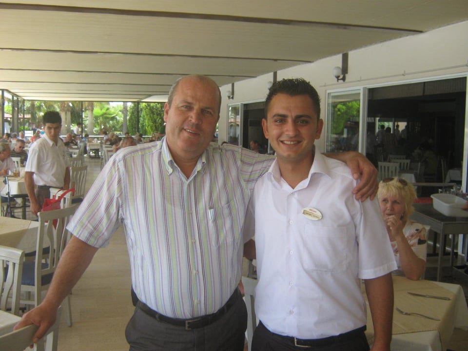 Der immer freundliche Service Chef und Mehmet Hotel Royal Garden Beach