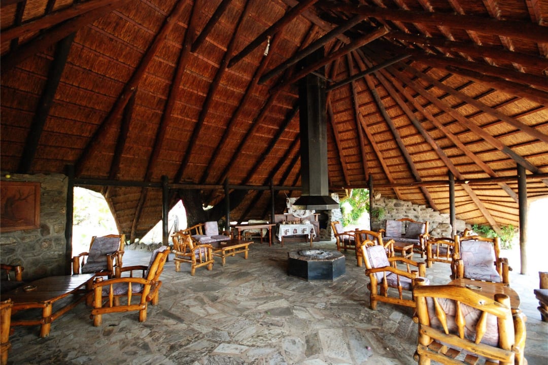 Lounge n'Kwazi Lodge And Camping Site