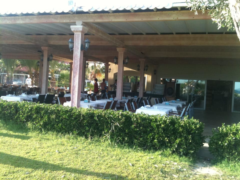 Außenbereich Speisesaal Hotel Süral Resort