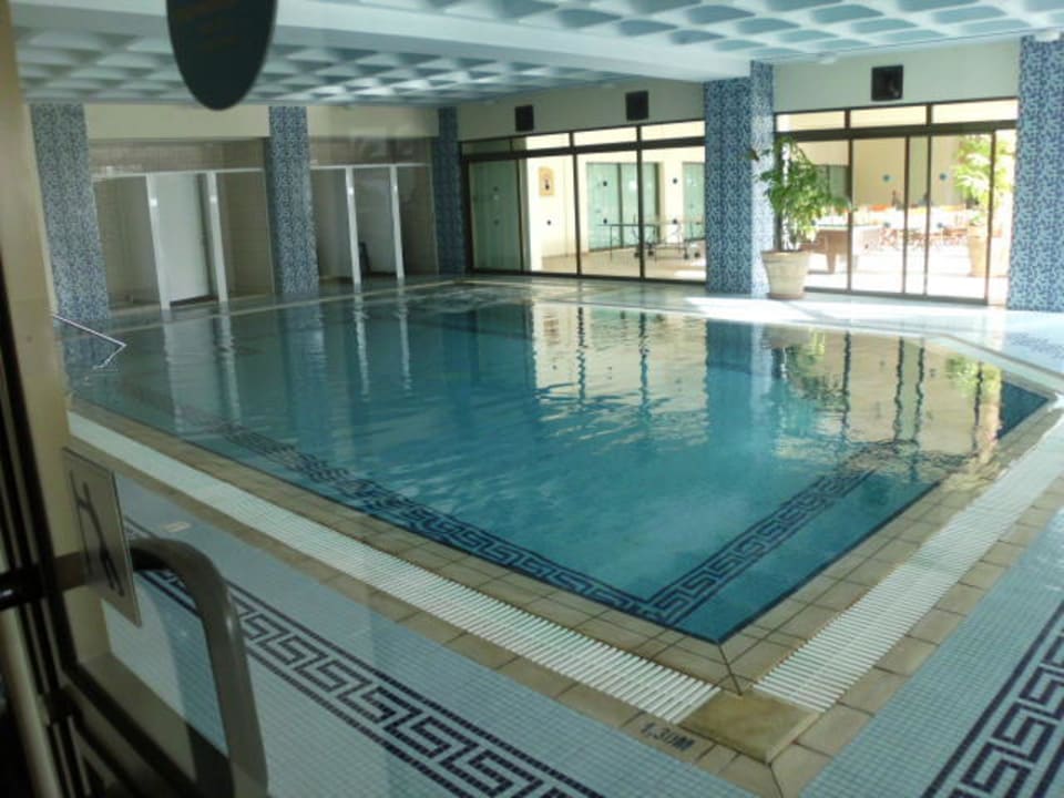 Indoorpool Constantinou Bros Athena Royal Beach Hotel