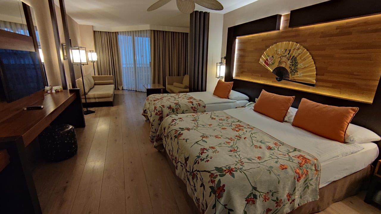 Zimmer Limak Lara Deluxe Hotel & Resort
