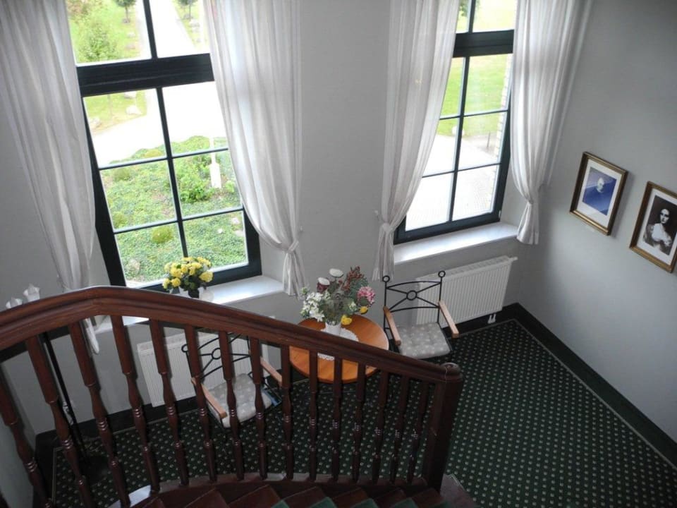 Auch in den Fluren: gediegener Landhausstil  Hotel Gutshaus Redewisch