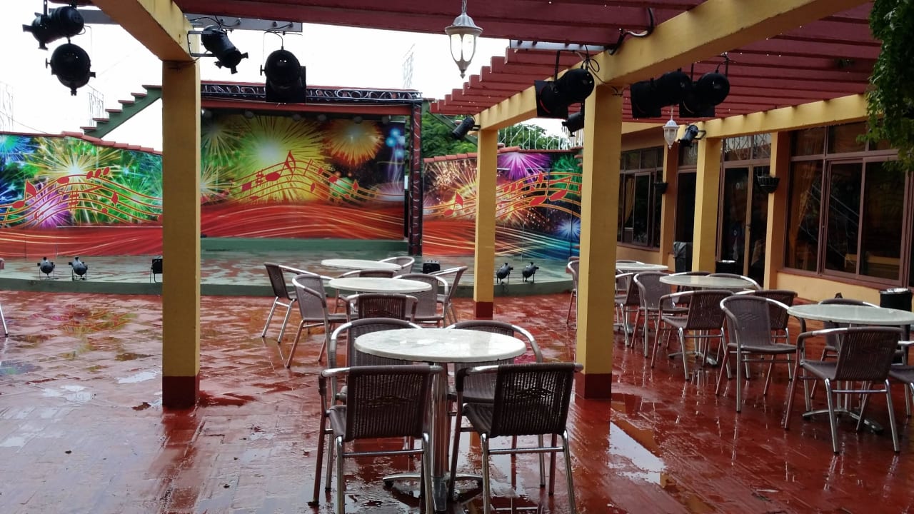 Außenanlage für Shows Hotel Las Cuevas