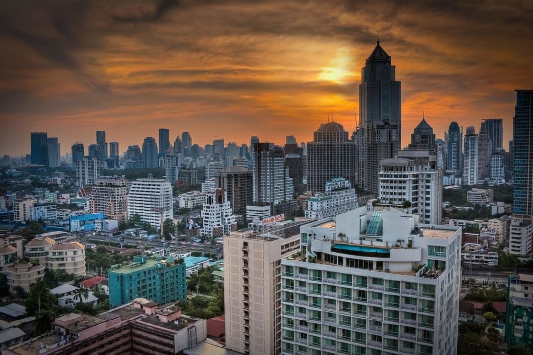 Sonnenuntergang über Bangkok The Landmark Bangkok