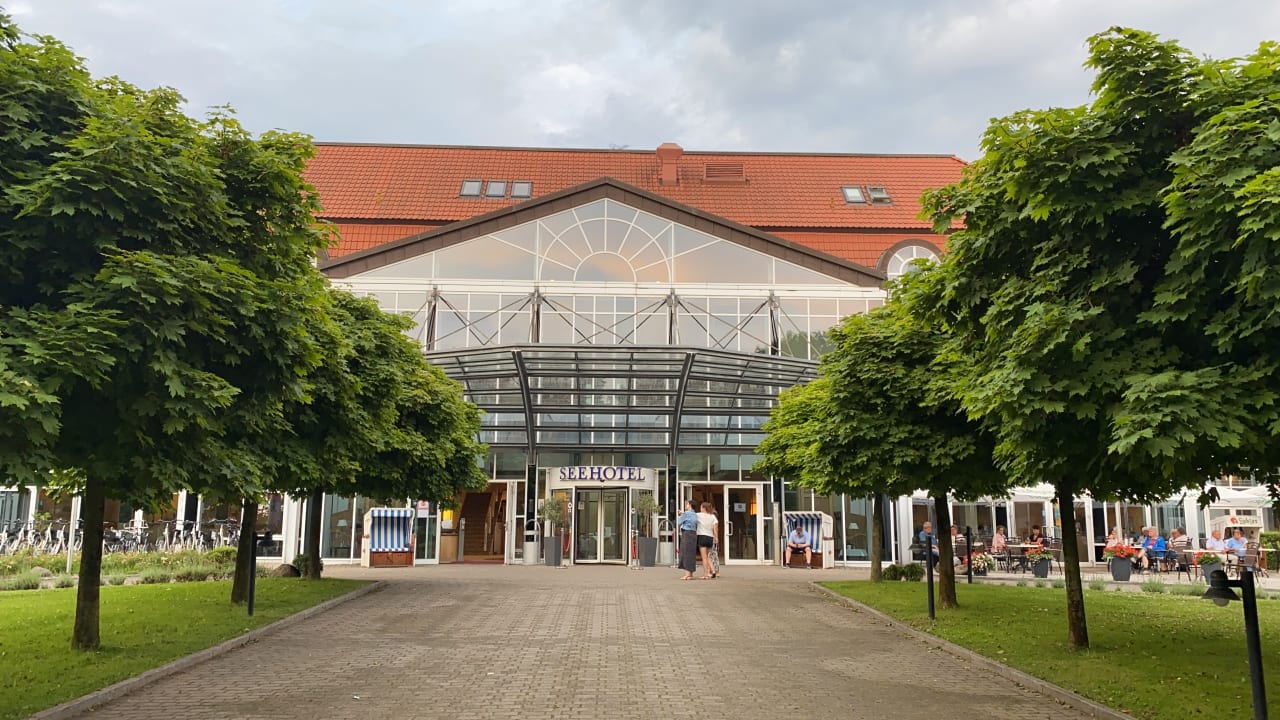 Außenansicht Seehotel Großherzog von Mecklenburg