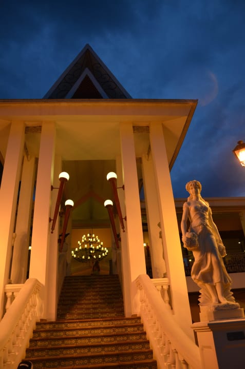 Der Aufgang zur Lobby Hotel Riu Palace Tropical Bay