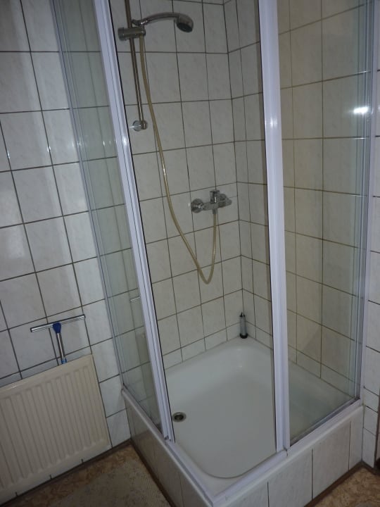 Bad von Zimmer 6 Herberge in der Buttergasse