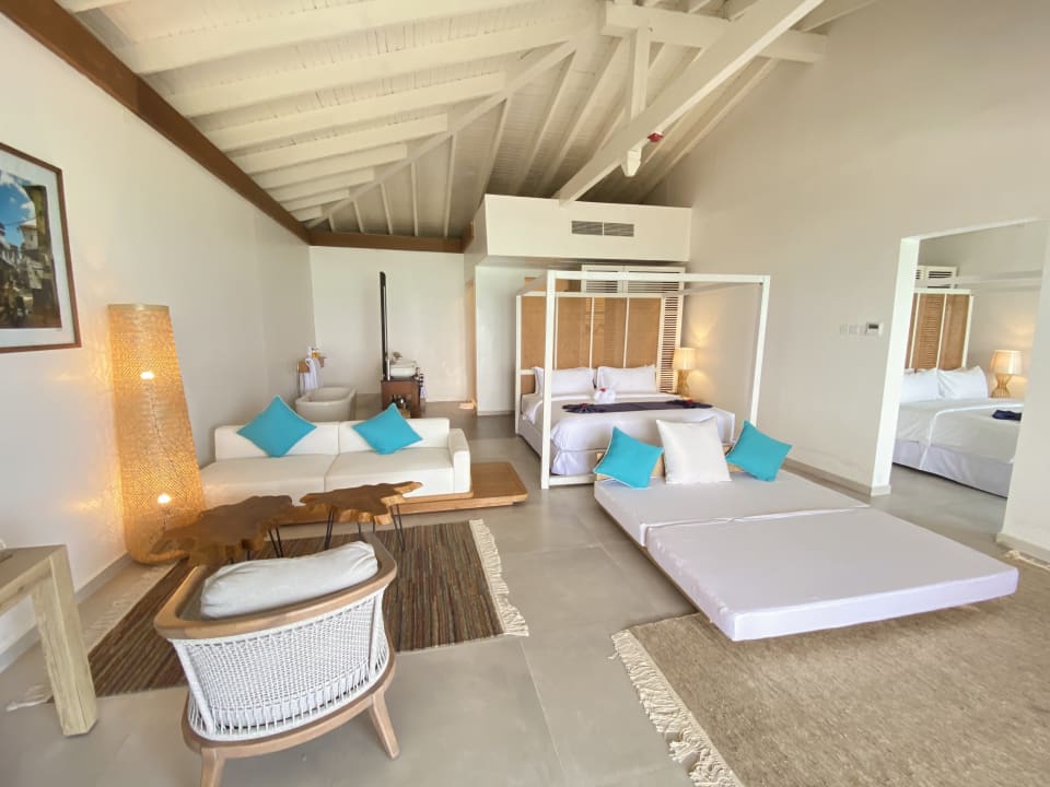 Zimmer Le Mersenne Zanzibar, Autograph Collection