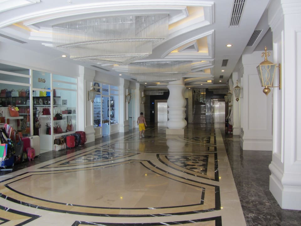 Gang ins Hotel Kirman Belazur Resort & Spa