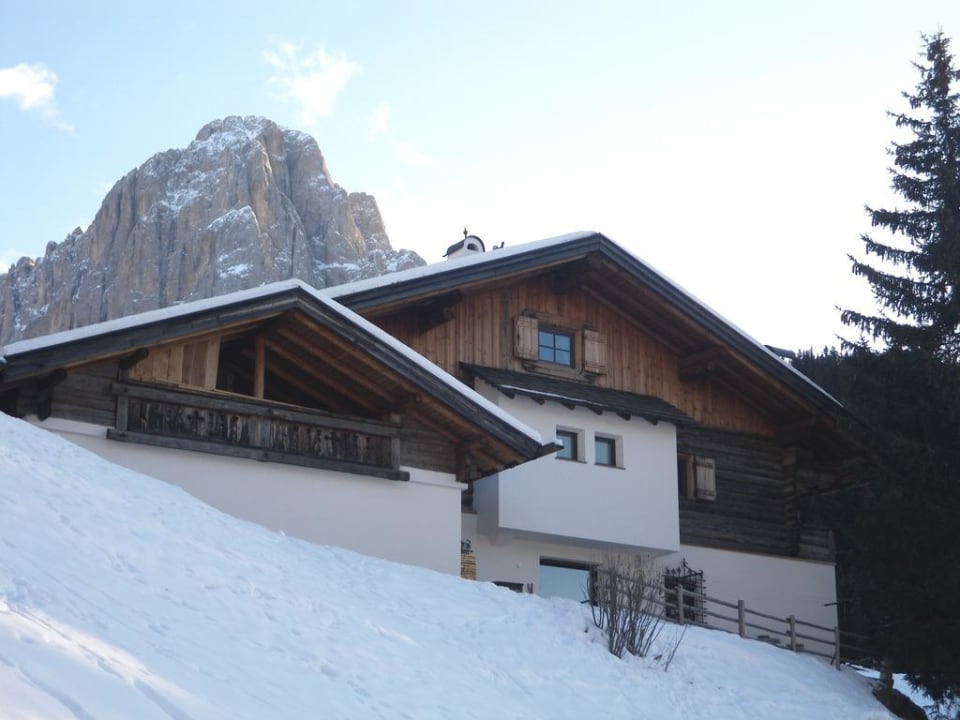 Der Langkofel stützend dahinter Mountain Chalet Pra Ronch