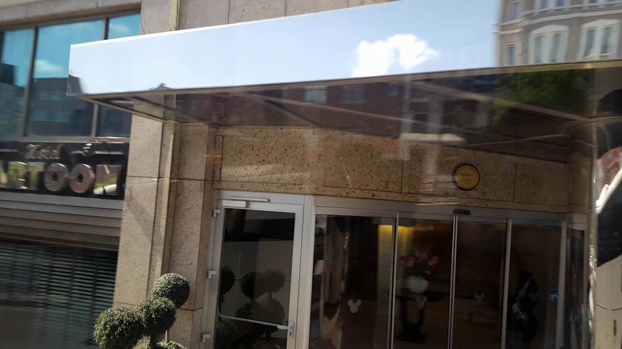 Ausblick Hotel Cartoon