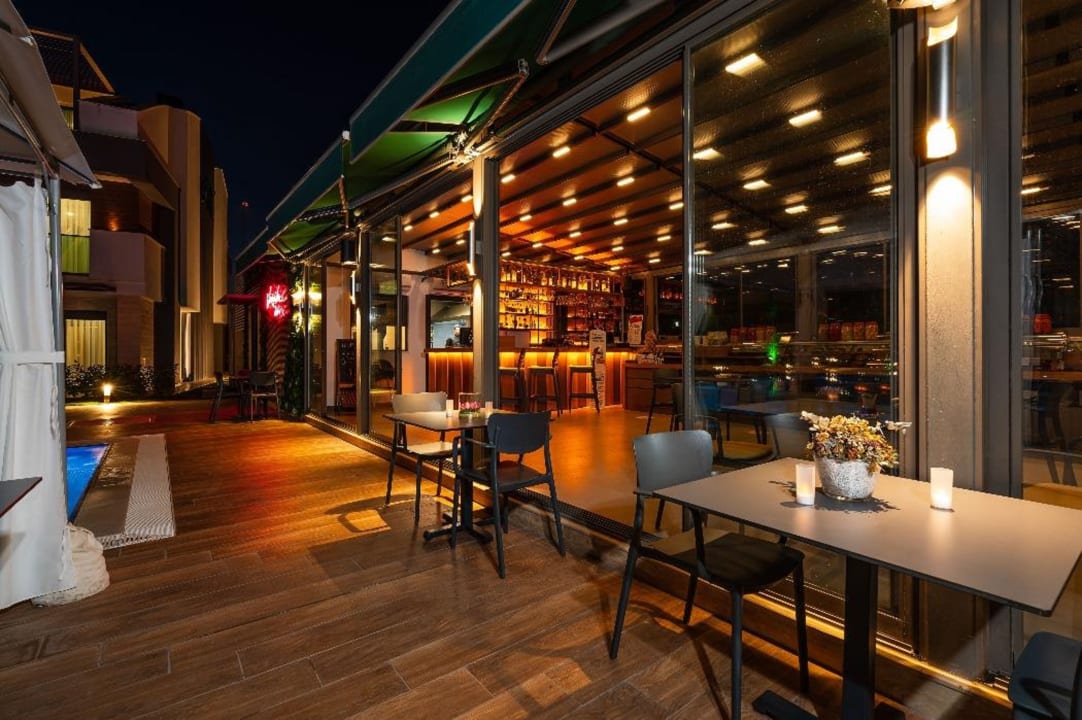 Gastro Veranda Suites