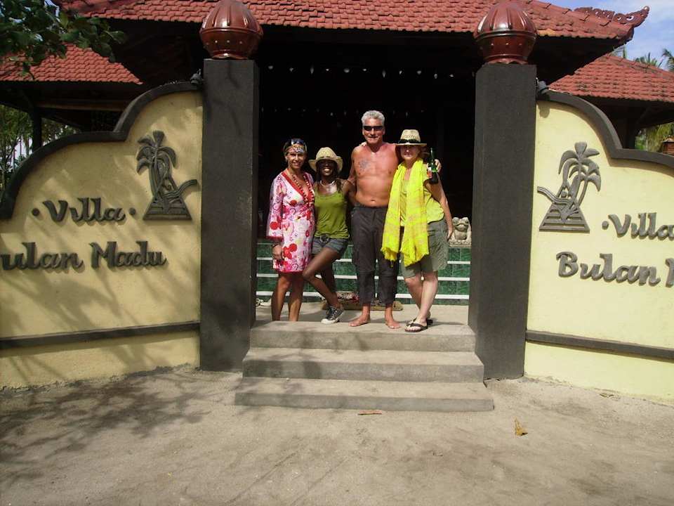 Wir und Freunde Villa Bulan Madu