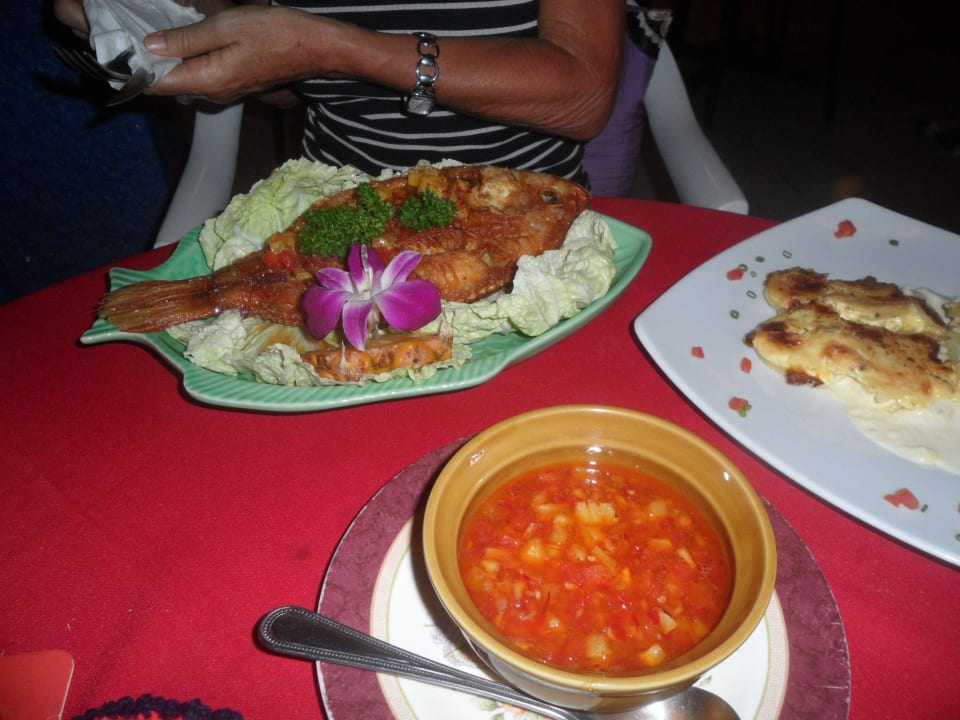 Leckeres Essen bei Helmuts Schlußlicht Best Western Phuket Ocean Resort