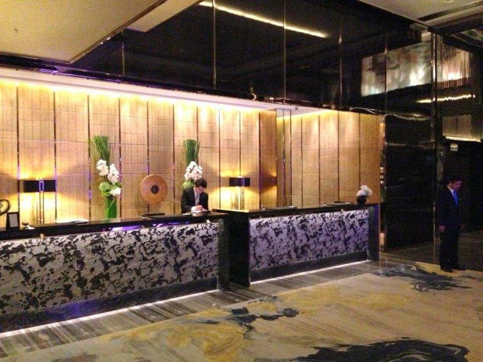 Lobby im 109 Stockwerk Hotel The Ritz-Carlton Hongkong