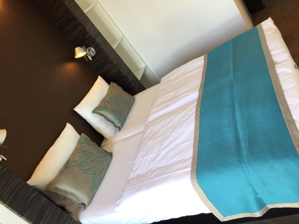 Bett Motel One Köln Waidmarkt