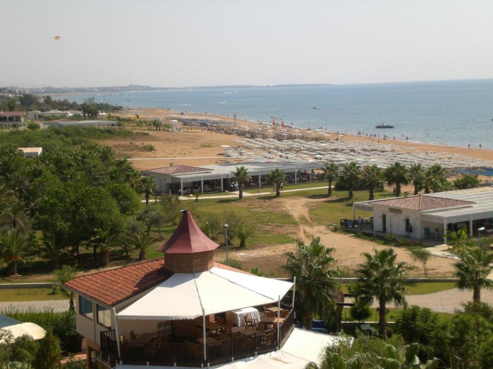 Blick vom Zimmer aufs Meer und Bar Bella Resort & Spa