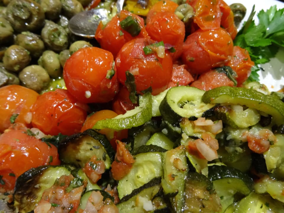 Teile des Gemüsebüffets IFA Alpenrose Hotel Kleinwalsertal