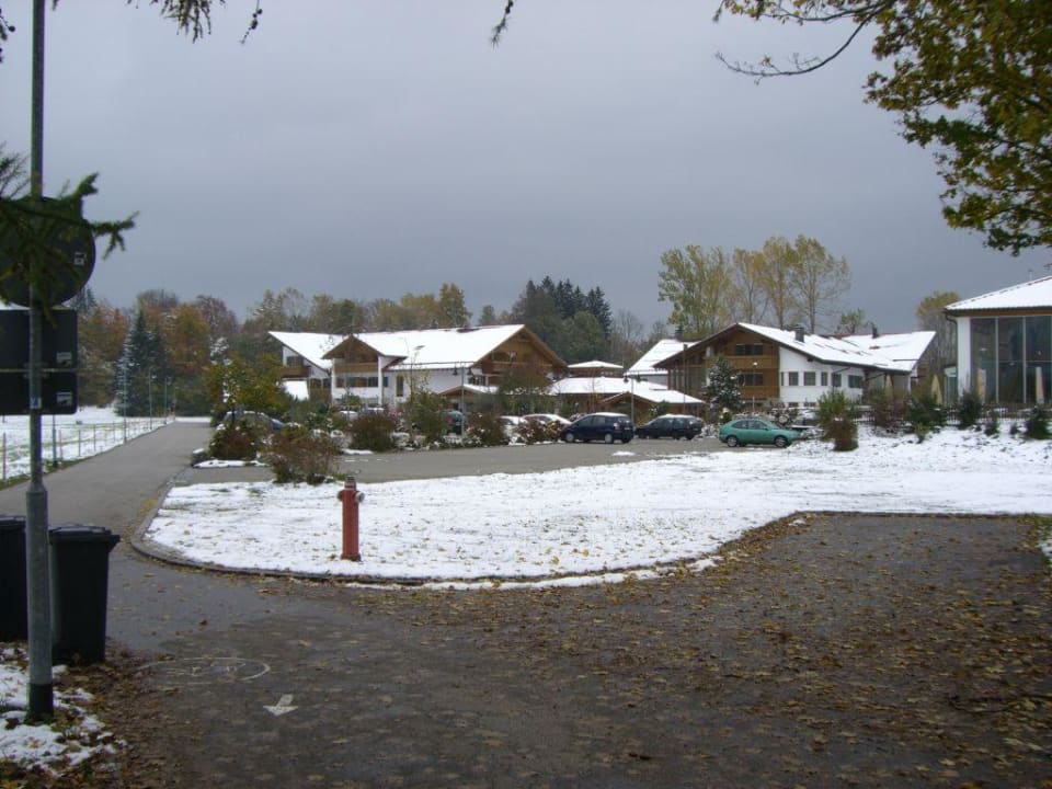 Außenansicht im Schnee Hotel Sommer