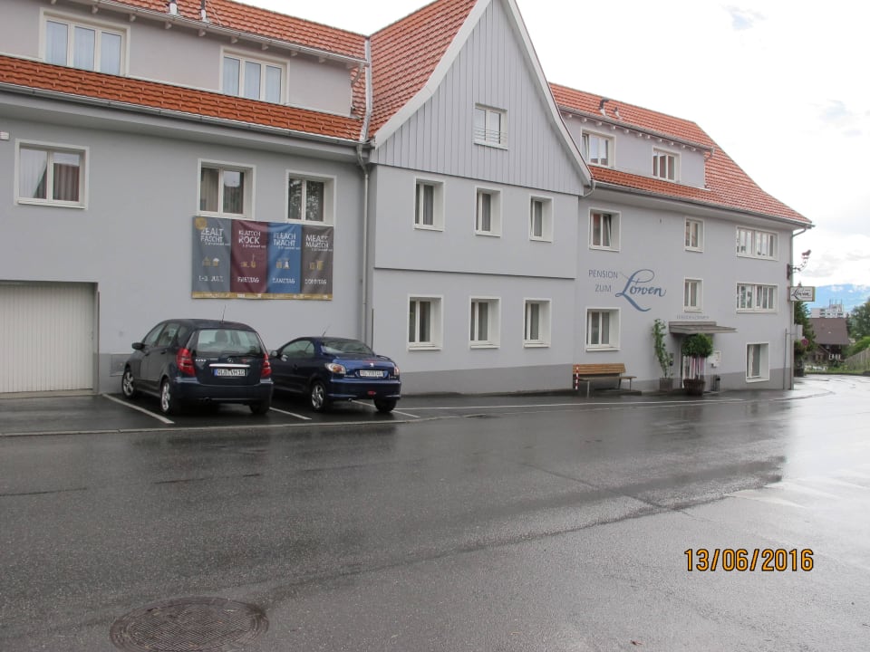 Ansicht Eingang Pension Zum Löwen