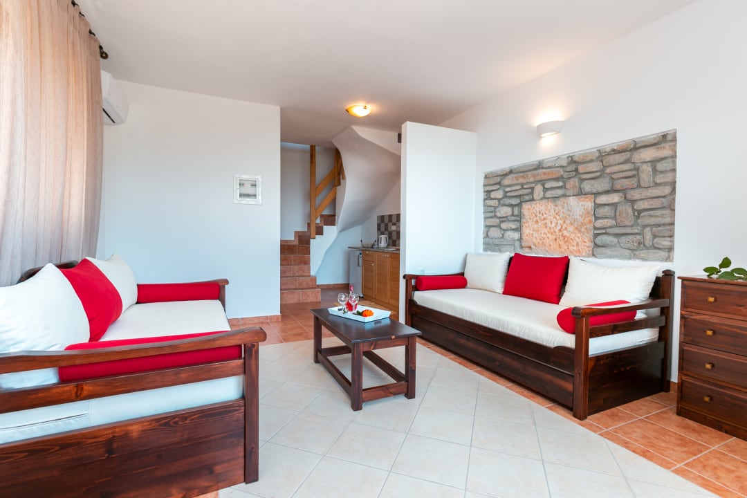 Zimmer Arsinoi Stonehouses