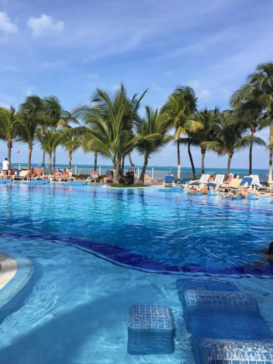 Pool Hotel Riu Caribe