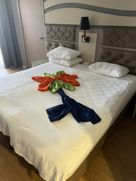 Zimmer Saturn Palace Resort Hotel