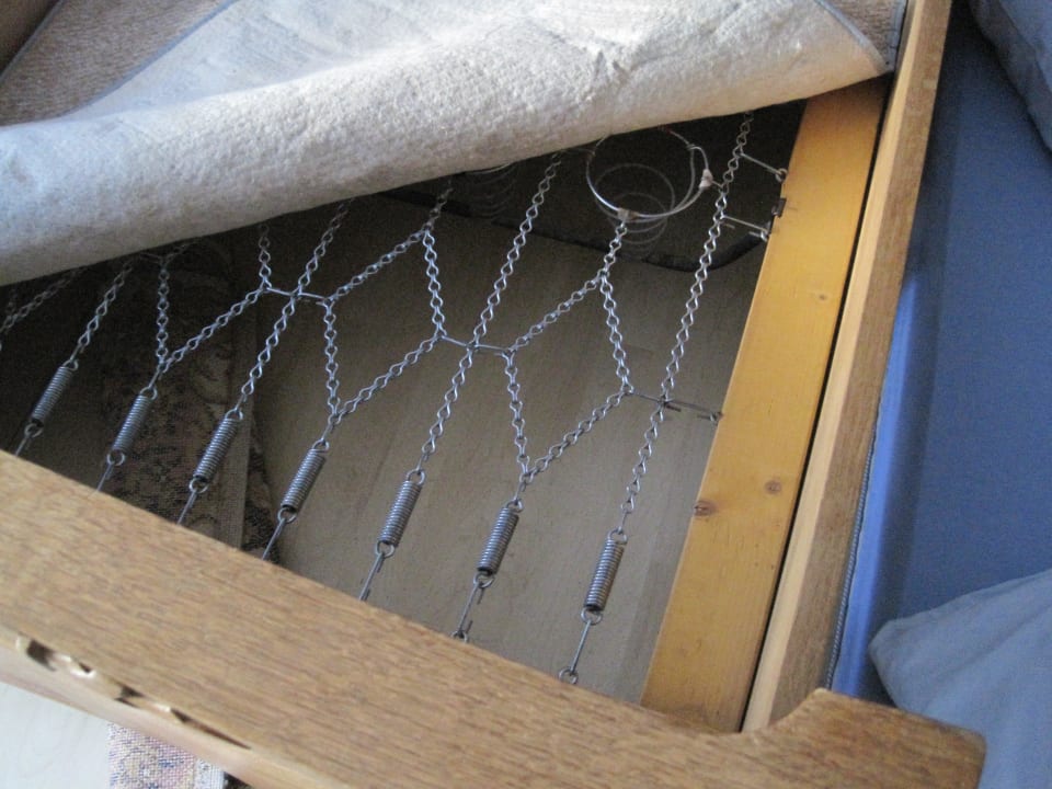 Antiker "Lattenrost" ausgeleiert Gasthof Am Turm