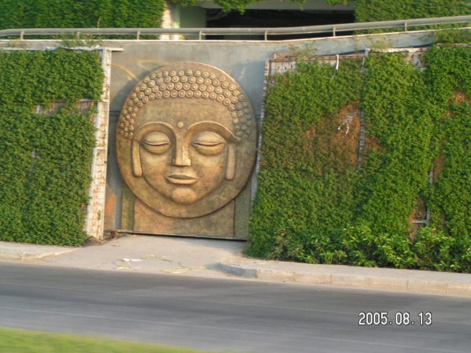 Von der Strasse Limak Lara Deluxe Hotel & Resort